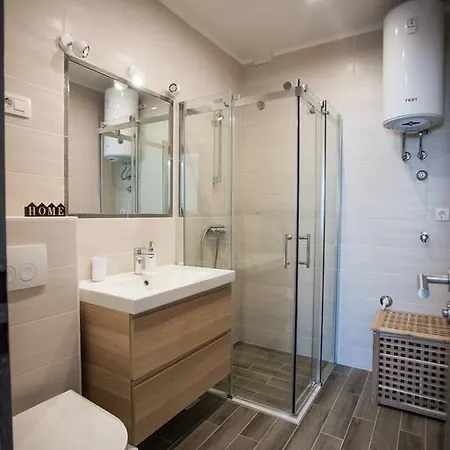 Duka Apartment *